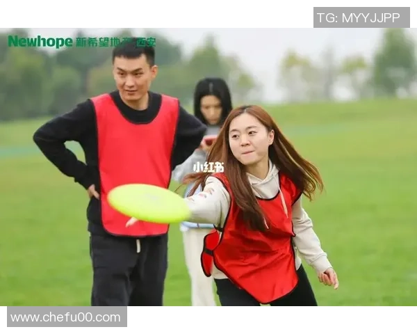 周芳独家分享飞盘技巧与心得体会助你轻松入门享受飞盘乐趣